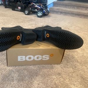 Bogs Water Proof Chelsea Boots Black Leather 9.5m  Womens